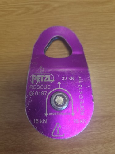 Petzl pulley for climbing - petzl,