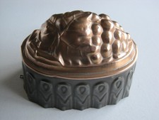 ANTIQUE VICTORIAN COPPER & TIN BUNCH OF GRAPES TOP JELLY MOULD