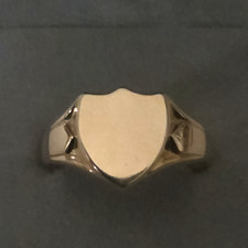 WONDERFUL HEAVY 9CT GOLD SIGNET SHIELD RING WEIGHT 6.45  GRAMS SIZE Z
