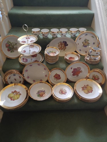 Peice floral dinner service - 60,