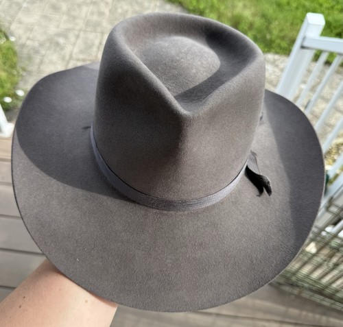 Akubra snowy river - snowy,