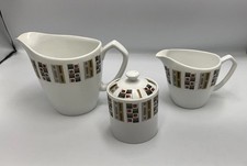 Alfred Meakin Glo-White Ironstone Random Pattern 2 Serving Jugs & Condiment Pot