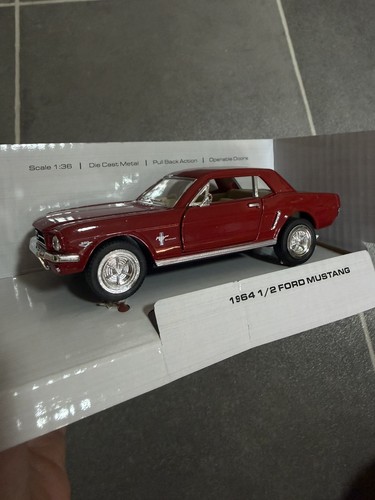 1964 ford mustang - 1/2,