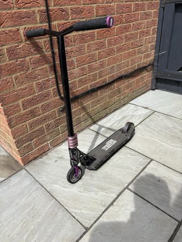 Professional customer black