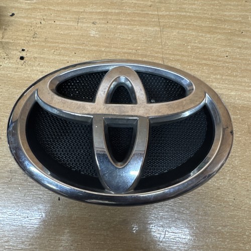 2009 toyota avensis front - avensis,