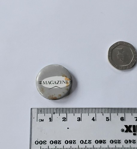 Magazine punk badge early - badge,,