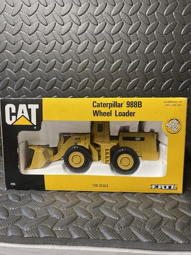 Ertl caterpillar 988b - caterpillar, loading