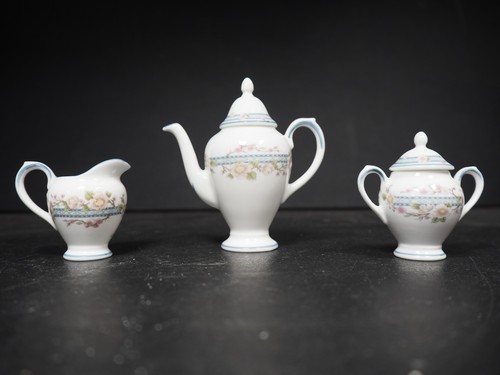 Sweet vintage coalport bone - sweet,