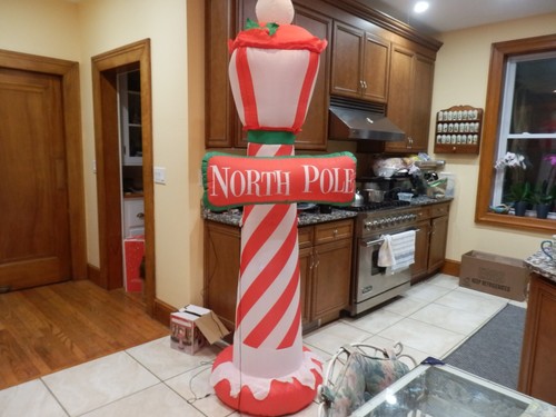 North pole sign - pole,