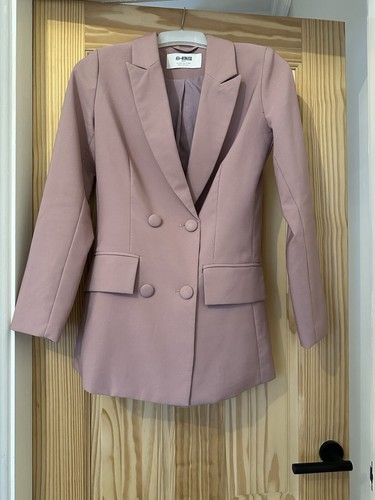 Petite pink suit size - petite,