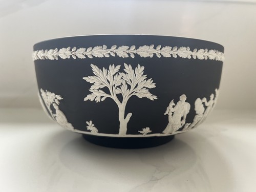 Large vintage classic wedgwood - vintage,