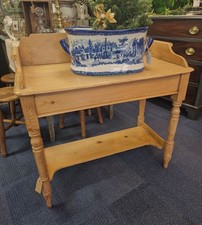 SPLENDED VINTAGE PINE WASHSTAND