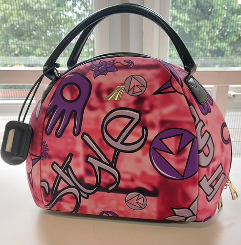 Metropolis vibrant pink - vibrant,