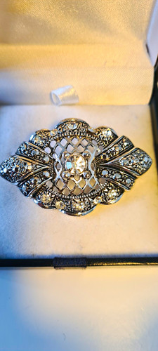 Elwgant art deco style brooch - art,
