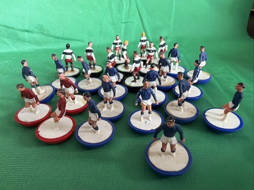 Subbuteo spare players 27 - players,