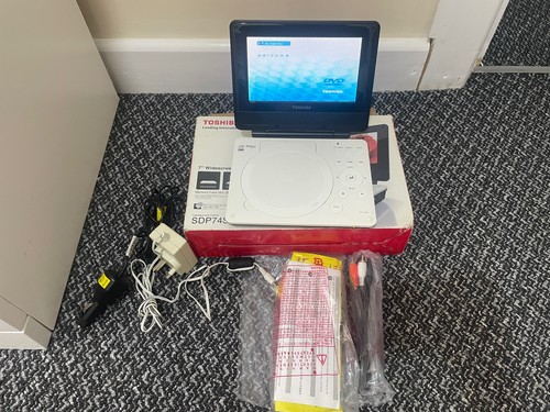 Toshiba sdp74swb widescreen - 7",