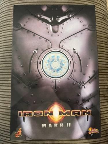 Hot toys iron man - iron,
