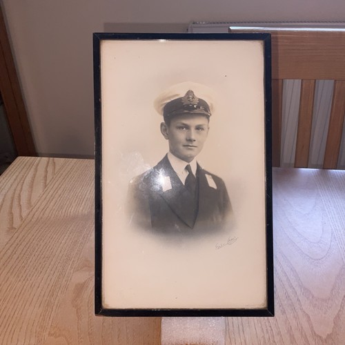 Antique framed picture - framed, of