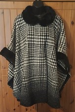 Eivissa Fur Trimmed Cape Size S/ M