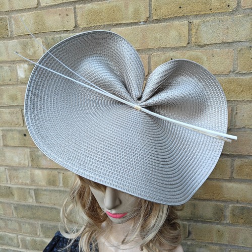 Light champagne cream feather - light,