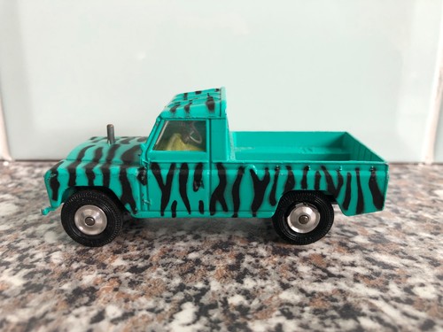 Corgi toys land - corgi, rover