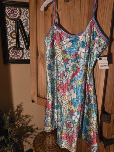 Delicates 60s 70s theme floral - delicates,