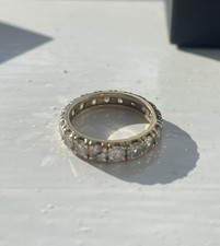 Beautiful 18ct gold diamond
