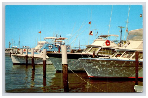 Postcard boats deep - postcard:, sea