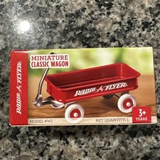 1x Radio Flyer Miniature