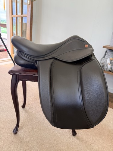 Saddle company show - saddle,