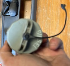 1989-2002 TOYOTA SURF / 4RUNNER  4 RUNNER PETROL / DIESEL FUEL CAP