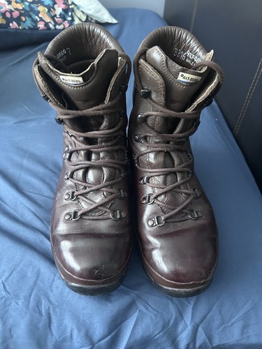 Altberg defender combat - m,