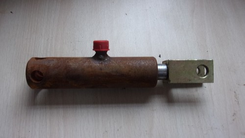 Trailer hydraulic brake ram - trailer,
