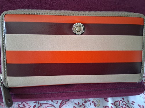 Graffitti zip around purse - zip,
