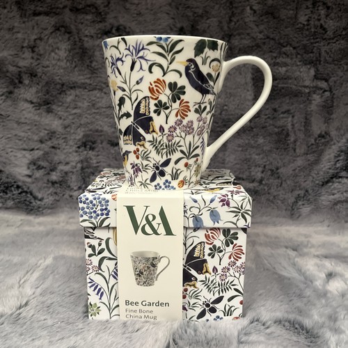 Voysey bee garden - v, &
