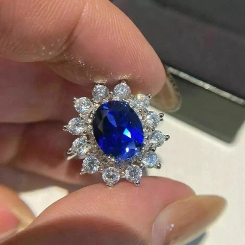 Oval cut blue sapphire - ct,