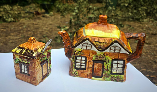 Matching teapot and sugar - matching,