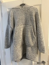 Grey Fleece Hooded Blanket M/L