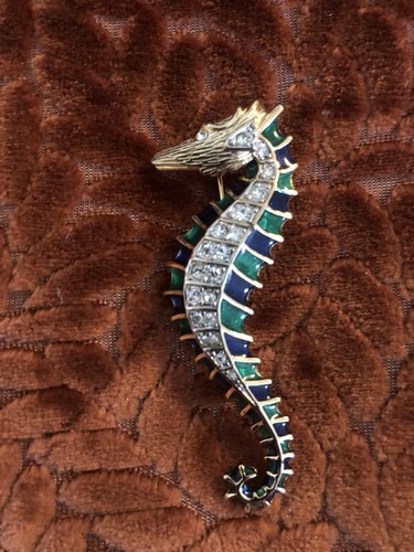 Goldtone sea horse - sea,