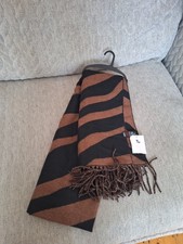Stunning TU scarf new ideal