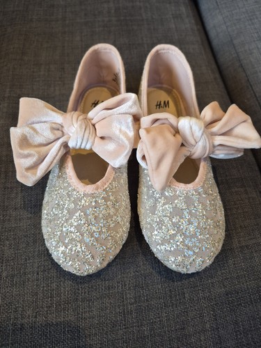 Girls light pink glittery - light,