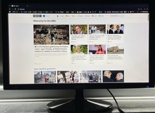 Samsung 24 inch LS24B150 1080p Full HD monitor, Spares or Repair, No Power Cable