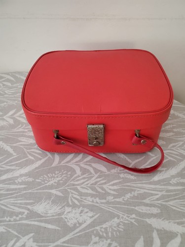 Vanity case faux red - faux,
