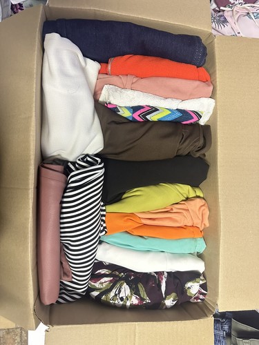 10kg mixed clothing bundle - bundle, a
