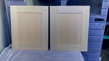 pair solid natural light oak shaker kitchen door 715mm h x 597mm w in vgc