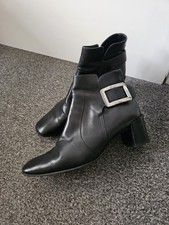 Roger Vivier Paris Black