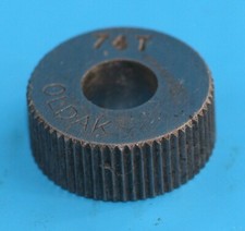 74T 5/8" x 1/4" x 1/4" Straight Knurl/Knurling Wheel (30)