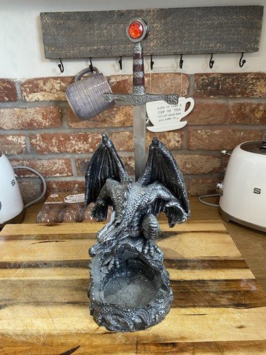 Black dragon statue - black, statue.