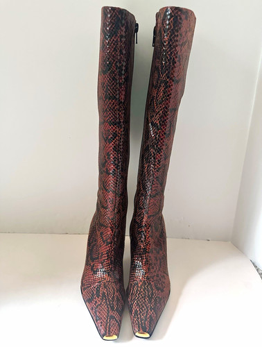 Timothy hitsman knee high tri - timothy,