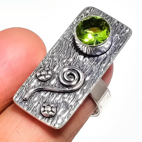 Green peridot gemstone - peridot,